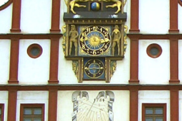 Ehrwürdige Plauener Rathausuhr wird restauriert