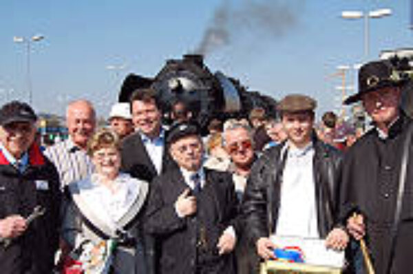 Städtenetz-Dampf-Express begeisterte zu Ostern