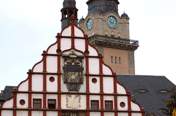 Bildnachricht | Falsche Uhr am Alten Rathaus Plauen