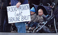 Demonstration in Plauen gegen „Oseberg“ Laden. Foto: Reißmann