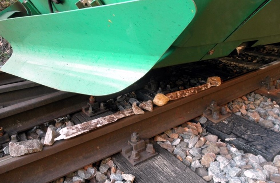 Unbekannte legen in Plauen Steine auf Bahngleise