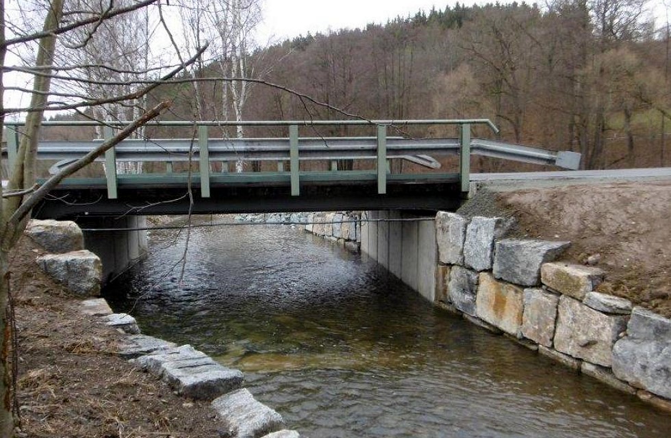 Hundsgrün: Zerstörte Brücke ist wieder befahrbar