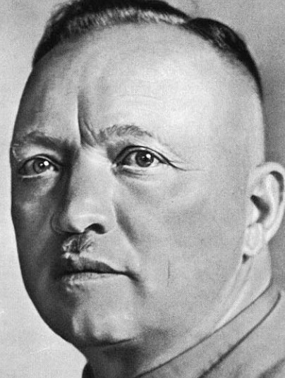 Führerkult mit grotesken Zügen: Selbst den nasenbreit gestutzten Oberlippenbart trug Mutschmann wie Adolf Hitler. Fotos(3): Verwaltungsbericht der Kreisstadt Plauen 1931-1933