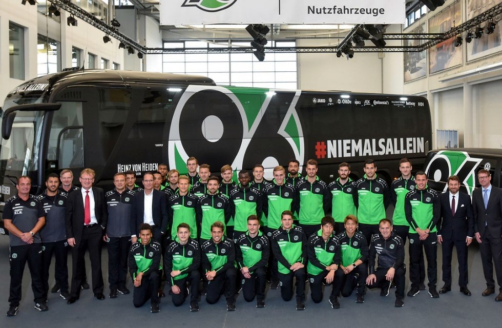 Vogtländer statten Mannschaftsbus für Hannover 96 aus