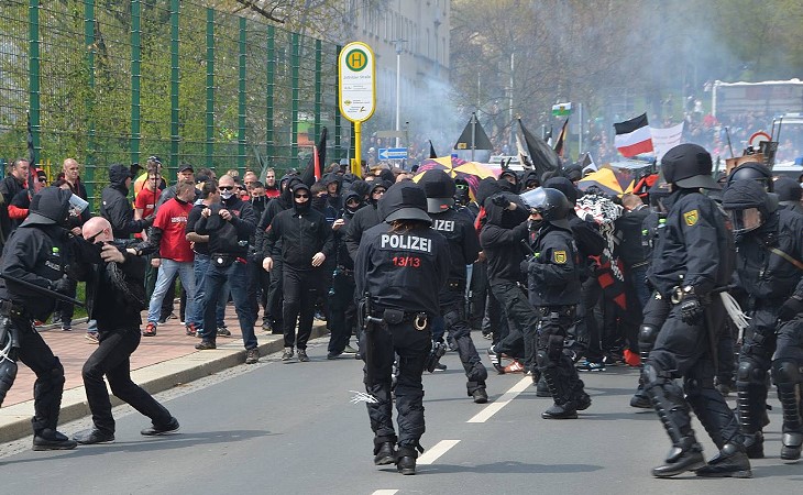 Polizei Plauen ermittelt Stativ-Schläger 