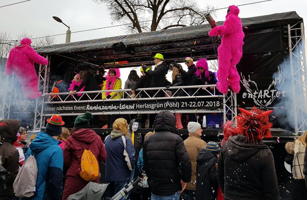 Tausende bei 24. Plauener Faschingsumzug dabei