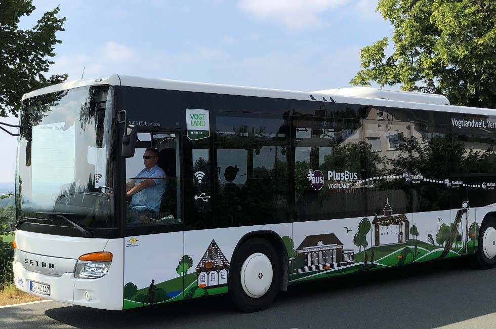 Rufbus rollt zwischen Neundorf und Plauen 