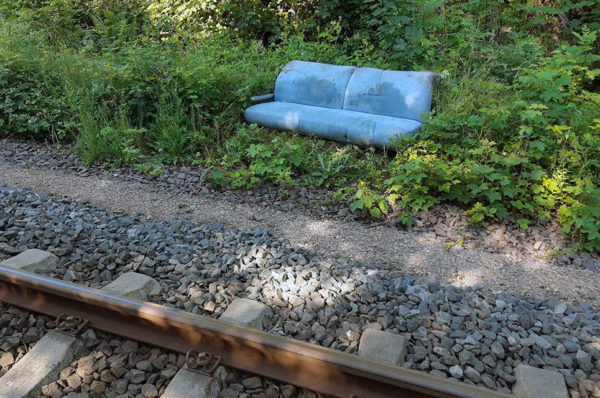 Unbekannte legen Hindernisse auf Bahnstrecke bei Auerbach