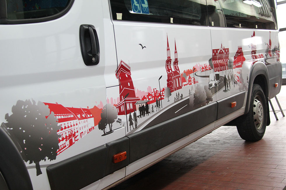 Stadtbusse-Seitenansicht-Silhouette-Verkehrsverbund-Vogtland-Bekleben