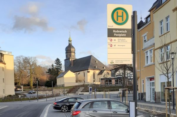 2000 Haltestellen im Vogtland bekommen neue Schilder
