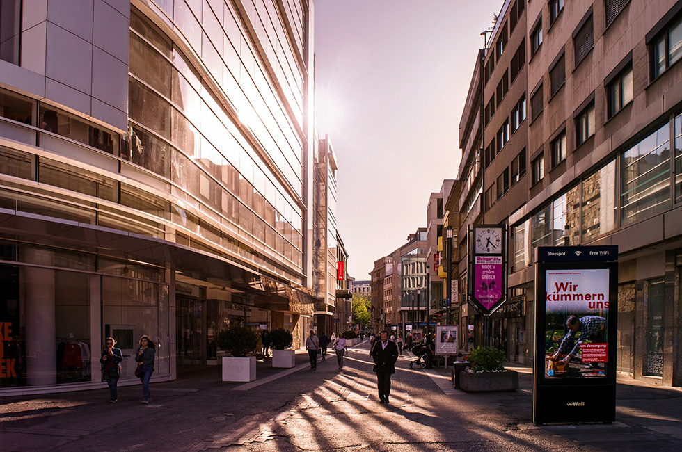 Werbung-Stadt-Einkaufspassage