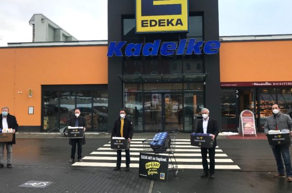 EDEKA übergibt FFP2-Masken und Corona-Schnelltests
