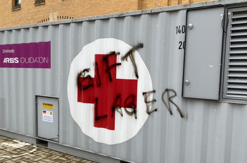 Impfzentren im Vogtland erneut beschmiert