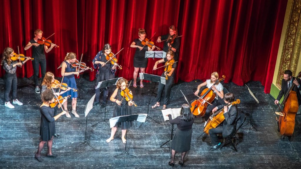 Streichergruppe: Schüler des Vogtlandkonservatoriums "Clara Wieck" treten im Vogtlandtheater auf. (c) Stadt Plauen/Vogtlandkonservatorium