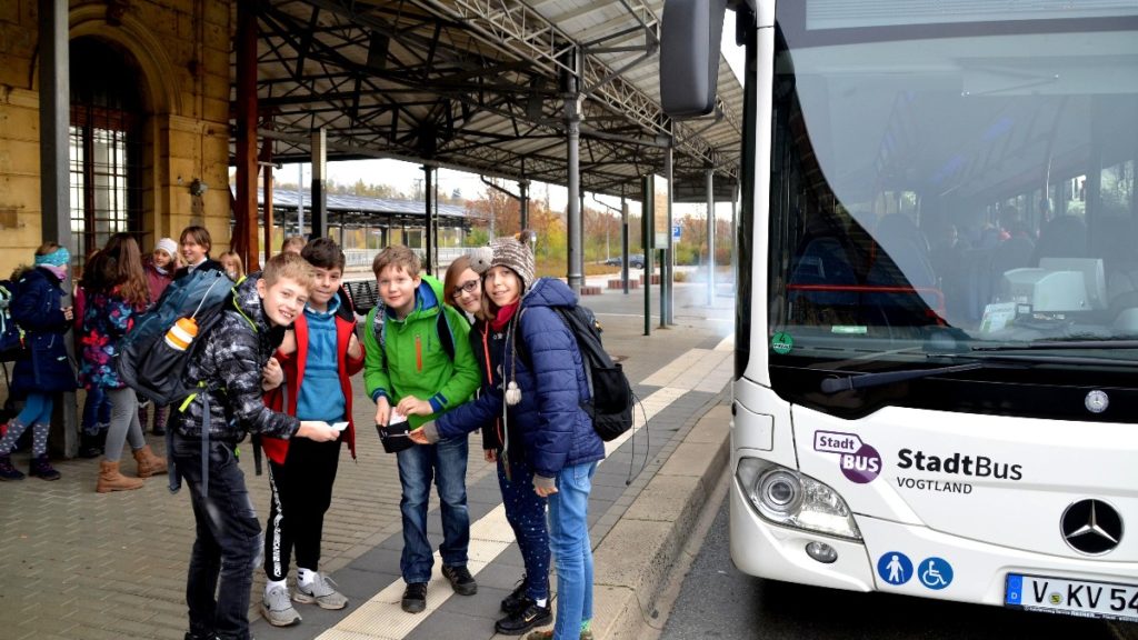 Mit den FerienTickets sechs Wochen lang Bus und Bahn fahren. Foto: VVV