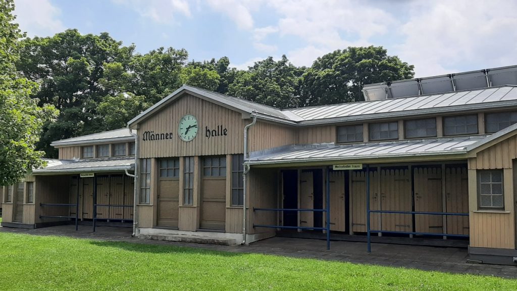 Umkleiden in historischen Kabinen in Plauen. Foto: Stadt Plauen