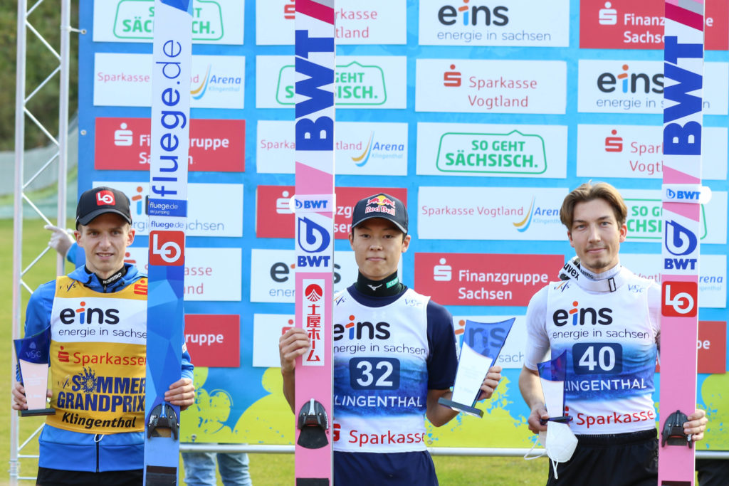 Halvor Egner Granerud, Ryoyu Kobayashi und Johann Andre Forfang (v.l.) standen bei den Herren auf dem Podest. Foto: VSC / Konstanze Schneider