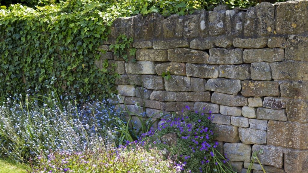 Braucht man für eine Gartenmauer eine Genehmigung?