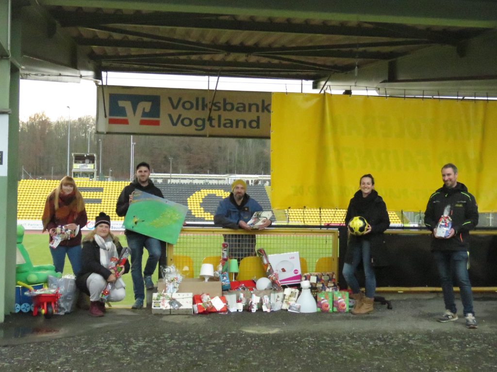 Spendenübergaben an die Vereine. Foto: Badkurve Plauen