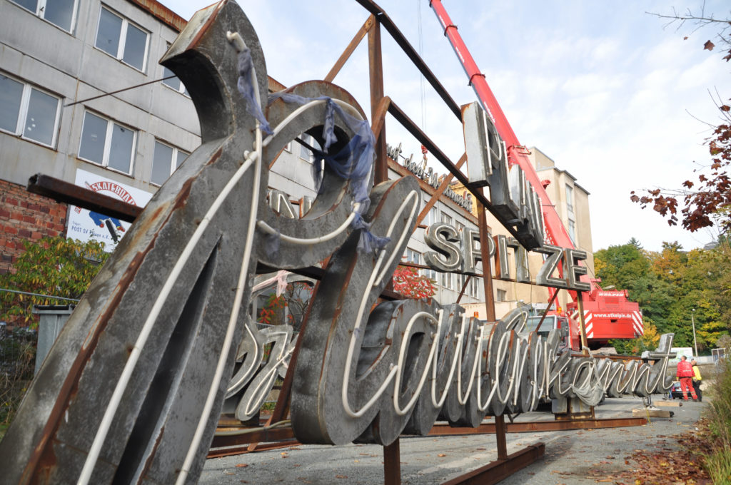 Plauen bekommt seinen XXL Schriftzug zurück. Foto: Spitzenstadt.de