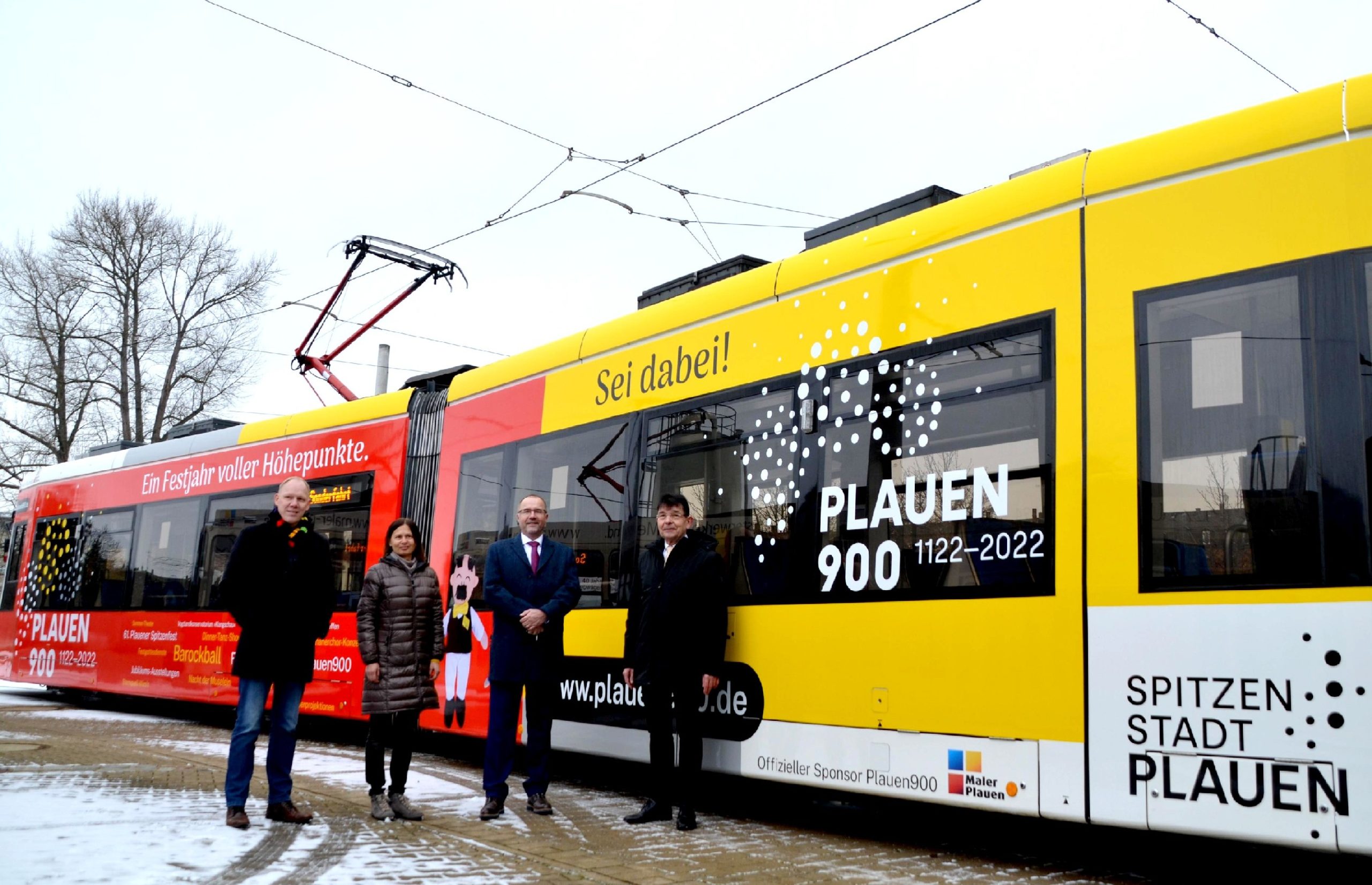 Straßenbahn wirbt in Plauen fürs Stadtjubiläum