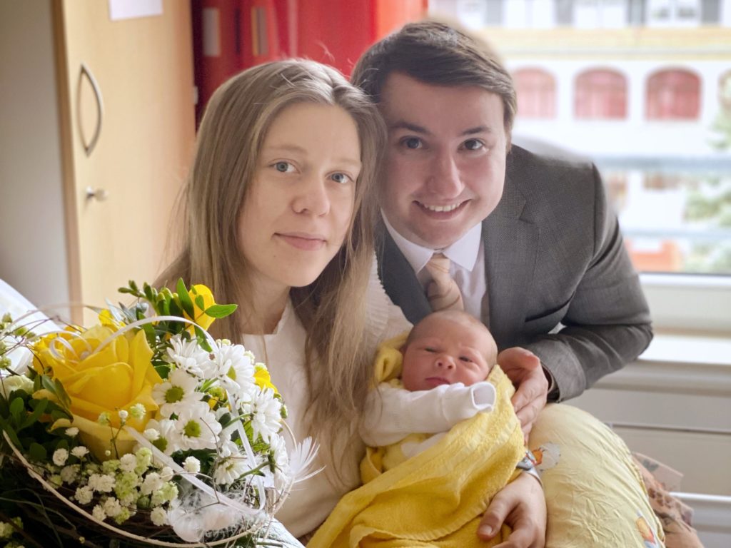 Mit der Geburt des kleinen Adam konnte sich das Team des Mutter-Kind-Zentrums am Helios Vogtland-Klinikum Plauen über das 100. Baby in diesem Jahr freuen. Foto: Helios Vogtland-Klinikum Plauen