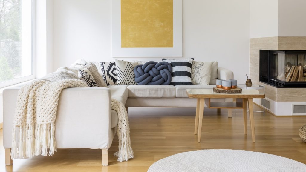Die perfekten Couchmaße – So passt das Sofa bestimmt. Foto: bialasiewicz