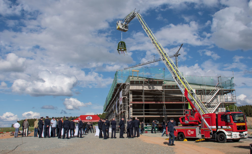 Richtfest des Kompetenzzentrums für den Brand- und Katastrophenschutz. Foto: Jens Lott / Landratsamt