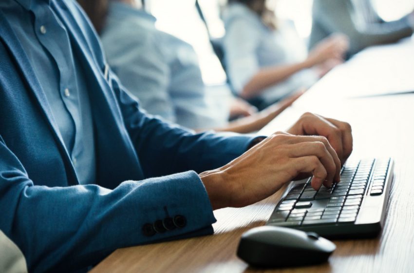 IT-Karriere starten: So gelingt der erfolgreiche Berufseinstieg. Foto: nd3000/envato