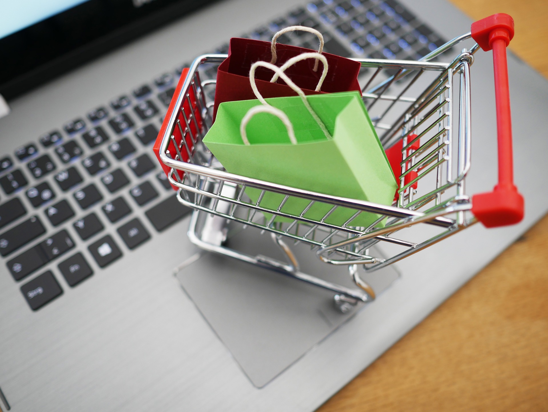 Wie Verbraucher beim Online-Shopping getäuscht werden