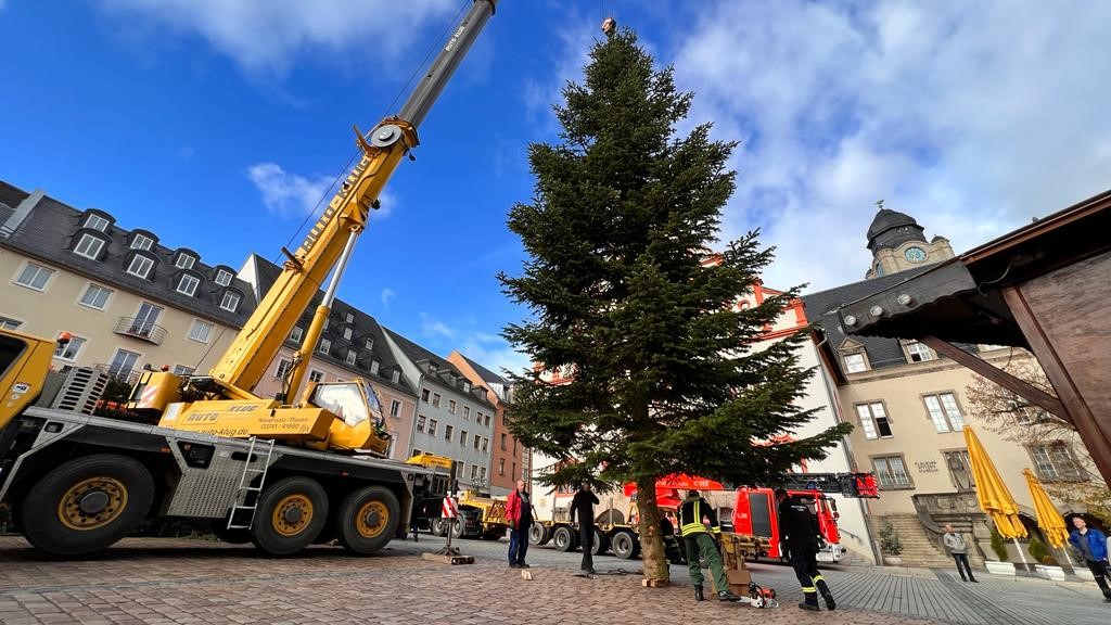 Neustart nach Corona - Endlich wieder Weihnachtsmarkt in Plauen. Foto: S. Höfer