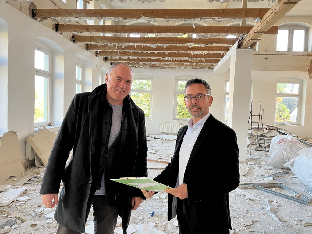 Bürgermeister Jörg Kerbe und Wahlkreisabgeordneter Sören Voigt. Foto: Büro Voigt