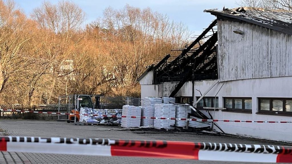 Baumarkt brennt in Plauen ab. Foto: S. Höfer