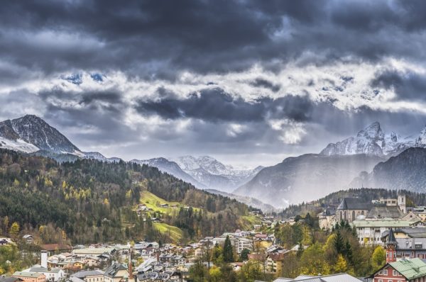 Hausbau Land vs. Stadt – Wo liegen die Vor- und Nachteile?