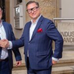 Karsten Kroll und der vorhergehende IHK-Präsident Hagen Sczepanski (v.l.n.r.). Foto: Marcografie