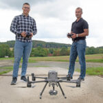 Die Drohnenpiloten Carlos Wetzstein und Steffen Uebel. Foto: Landratsamt Vogtlandkreis