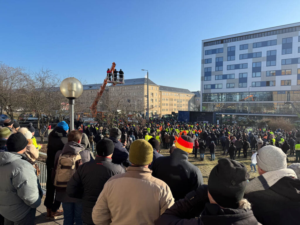 Bauernprotest im Vogtland: Sternfahrt mit 2500 Menschen und 567 Autos