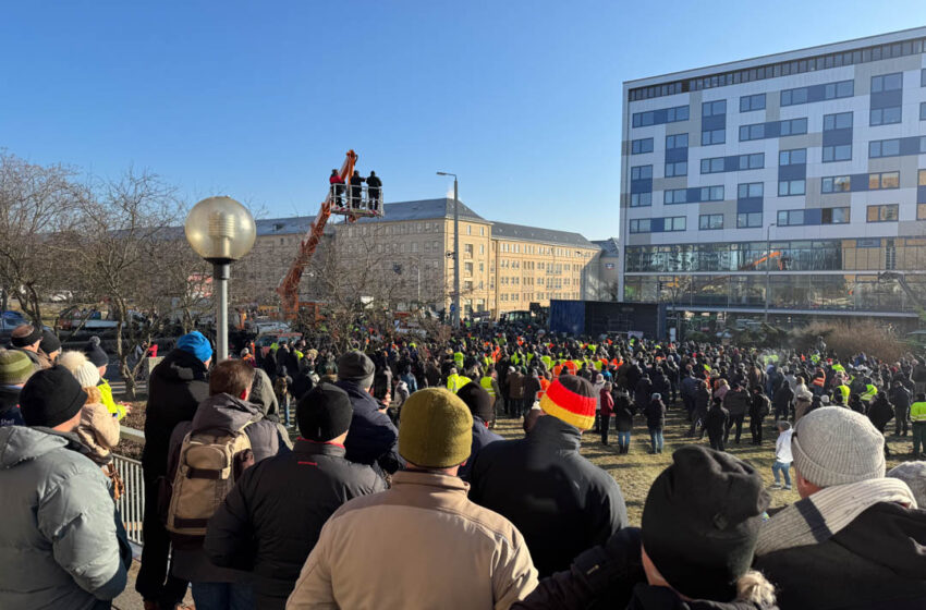 Bauernprotest im Vogtland: Sternfahrt mit 2500 Menschen und 567 Autos
