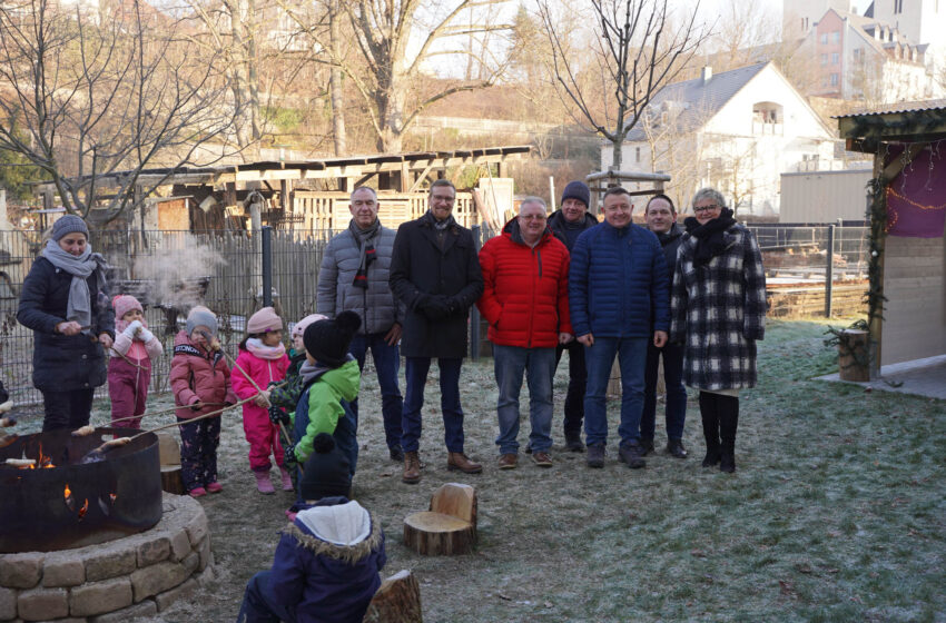 Übergeben wurden die Spenden am 11. Februar durch Jörg Köstner von der Plauener Allianz Generalvertretung sowie vier Vertretern des Kiwanis Clubs - Präsident Björn Kaiser, Vizepräsident Mike Geuthner, Robby Clemenz und Olaf Hilbig. Foto: Stadt Plauen