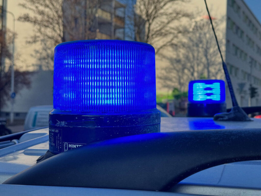 Blaulicht eines Polizeifahrzeuges im Vogtland