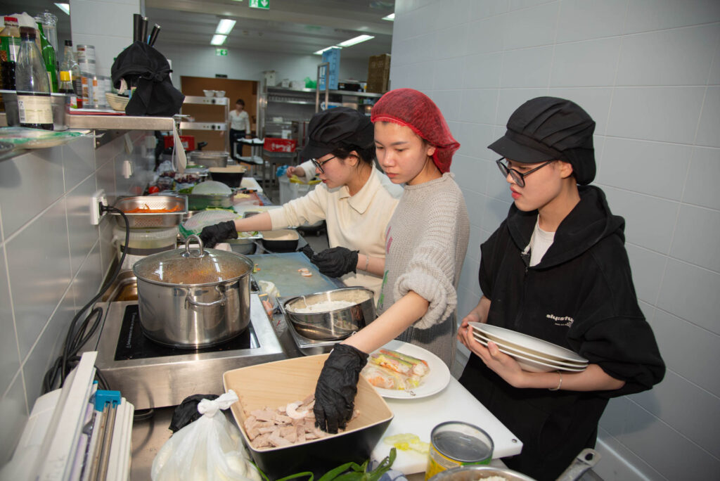 Fachkräfte aus Fernost sollen Gastronomie im Vogtland retten. Foto: C. Schubert