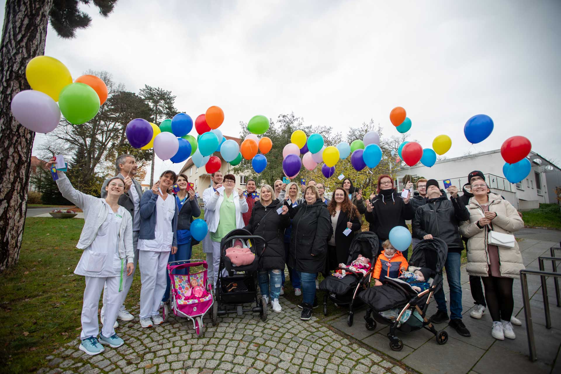 Vogtland-Klinikum Plauen lässt Wunschballons für Frühchen steigen