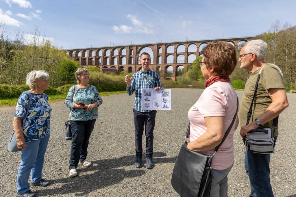 Hannes Reinhold aus Lauschgrün liebt die Göltzschtalbrücke. Foto: David Rötzschke/Landratsamt Vogtlandkreis