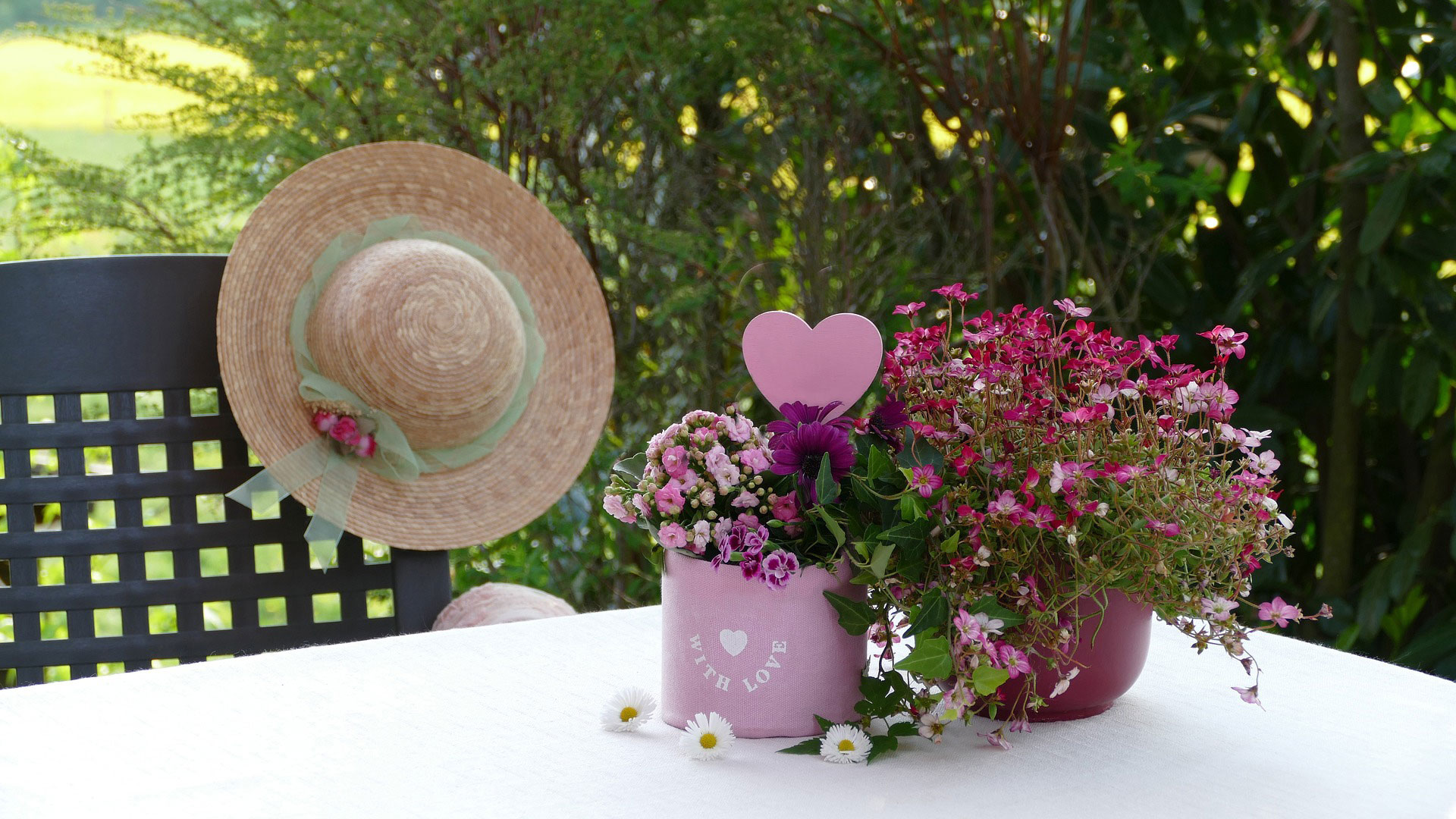 Deko-Ideen mit Blumen zum Valentinstag: Romantische Inspiration für den Tag der Liebe