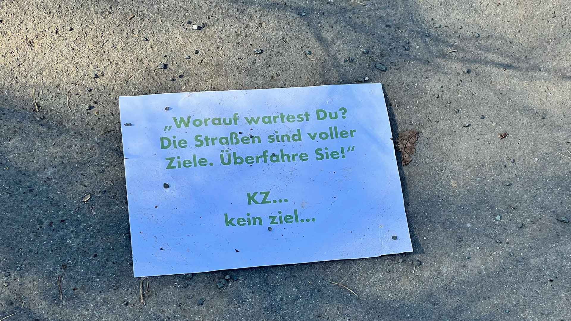 Zettel in Plauen rufen auf, Menschen zu überfahren