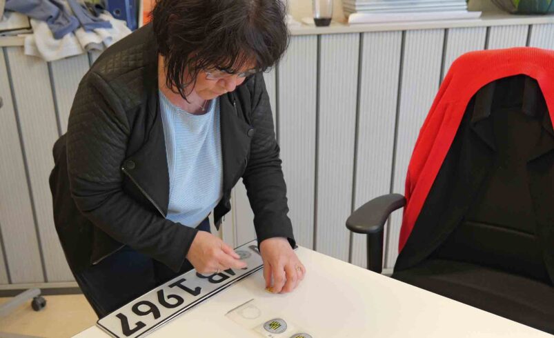 Ina Koschela von der Kfz-Zulassung. Foto: Landratsamt Vogtlandkreis