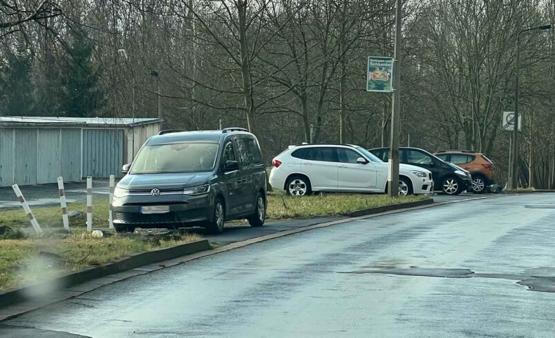Erster Messpunkt des neuen Blitzerfahrzeugs war am Morgen am Friesenweg. Foto: Sebastian Höfer