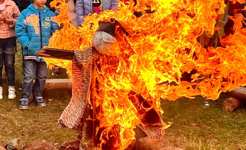 Hexenfeuer im Vogtland: Ein alter Brauchtum bis in die heutige Zeit. Foto: Presseagentur Höfer