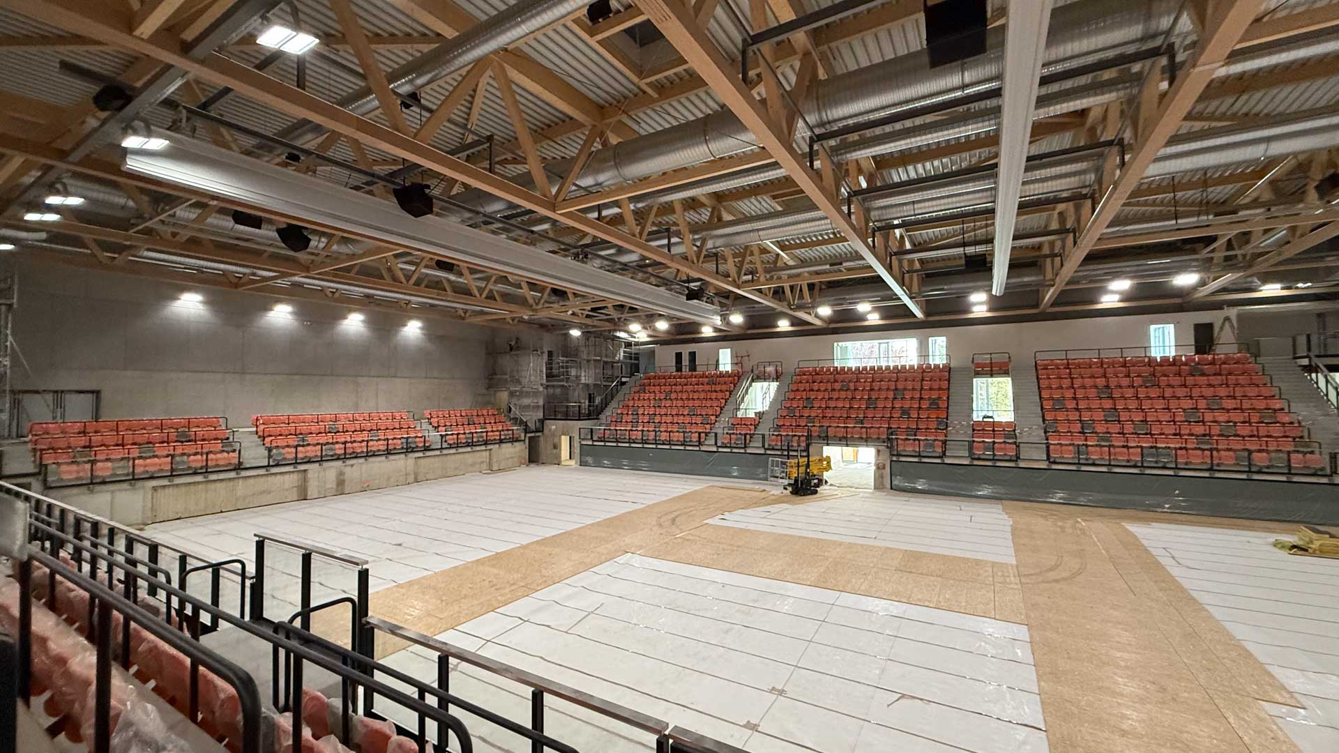 Ein Einblick in die Bauarbeiten der Dreifeldhalle neben dem Lessing Gymnasium Plauen. Foto: A. Hellgoth