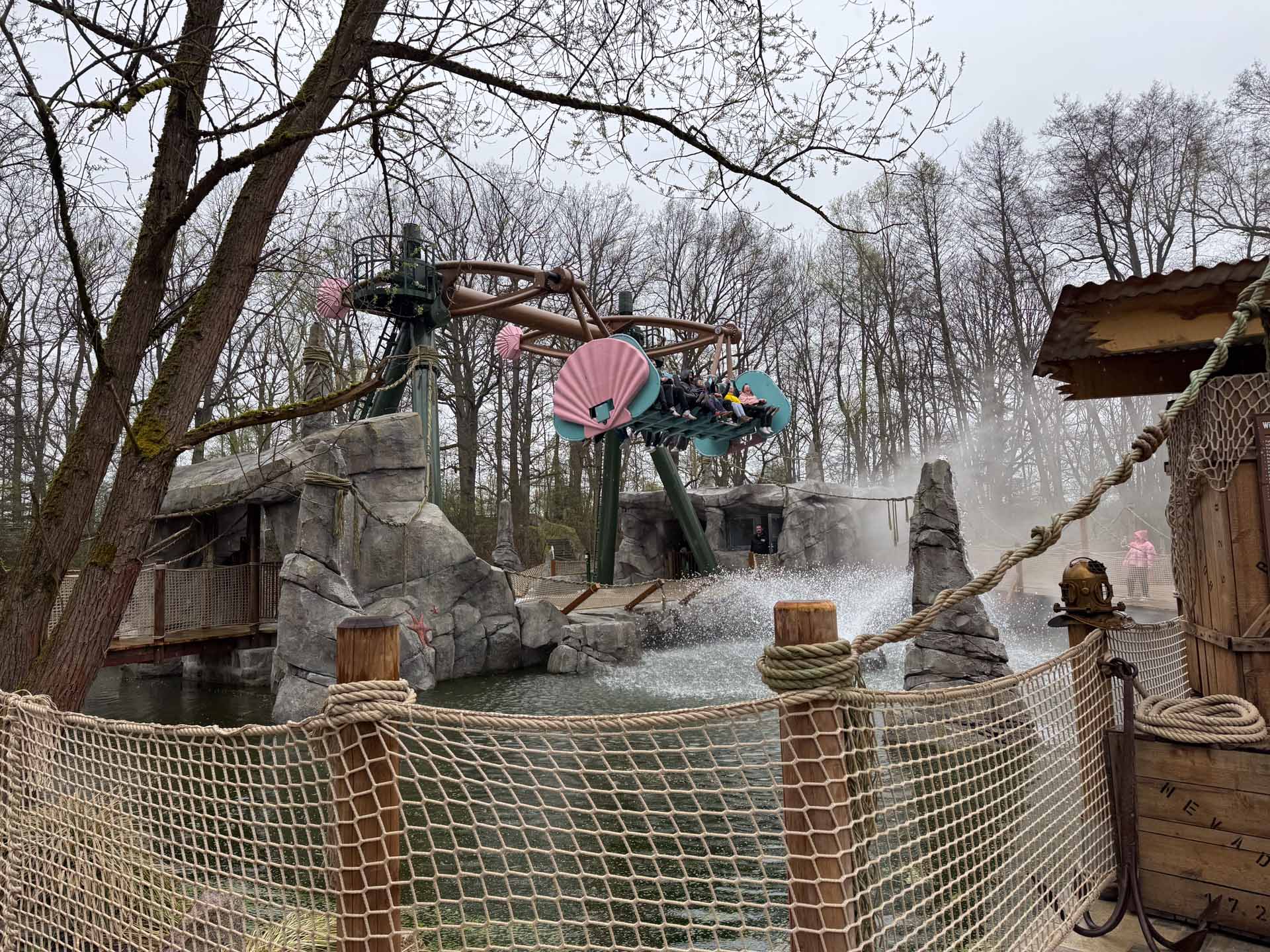 Freizeitpark Plohns neue Riesenschaukel "Aqualuna"